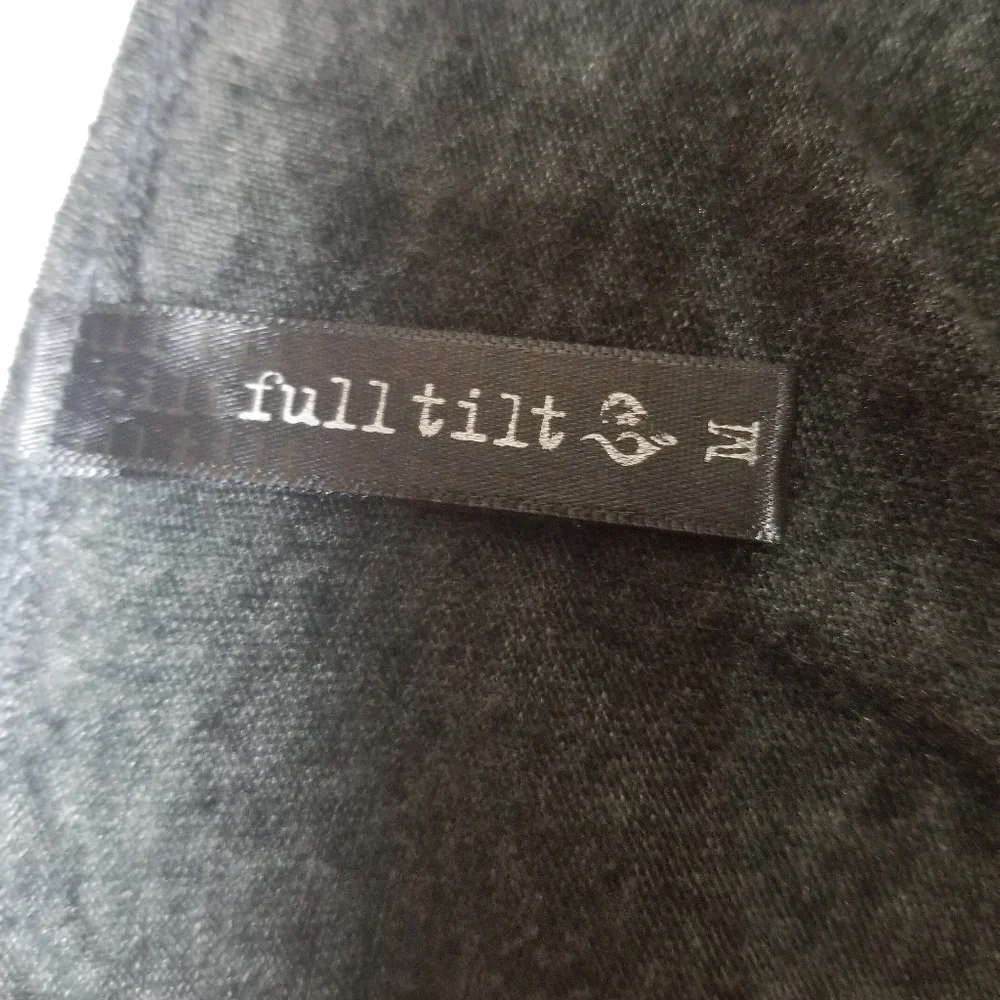 Full Tilt cropped sleeveless tank top size M